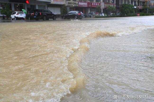 广西3天灌下1年的雨 暴雨引发水库溃坝危机
