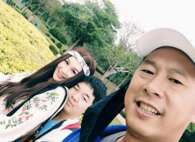 女子离婚7年后儿子千里寻母 七年隔阂一抱解