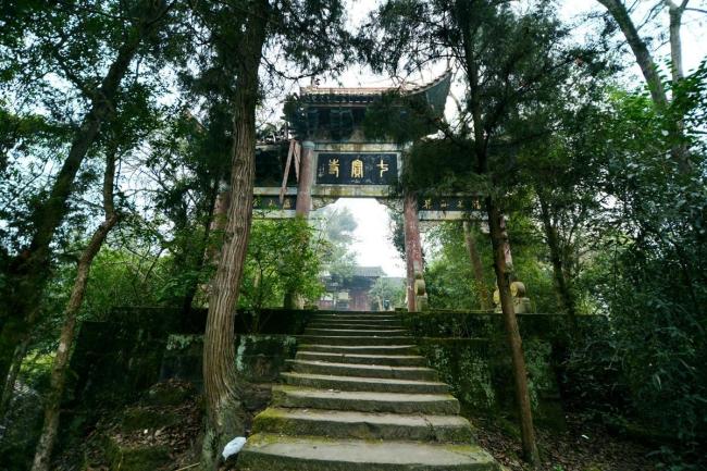 36岁转行的他带领中国走向世界第一 锂电池先驱者