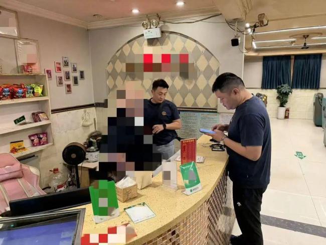 8人组织100余人赌球涉案超千万