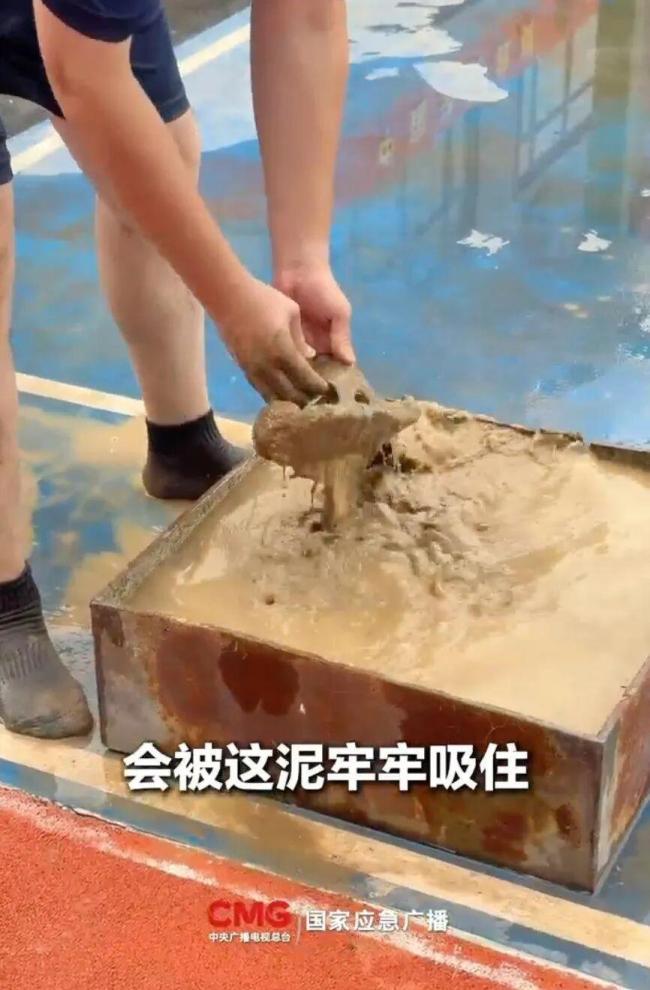 遭遇洪水暴雨 撤离时为啥要穿运动鞋 科学避险要点