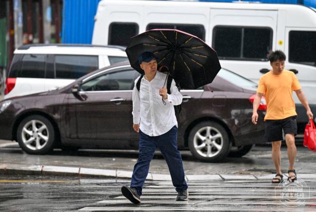 暴雨下长春撑起“安全伞”
