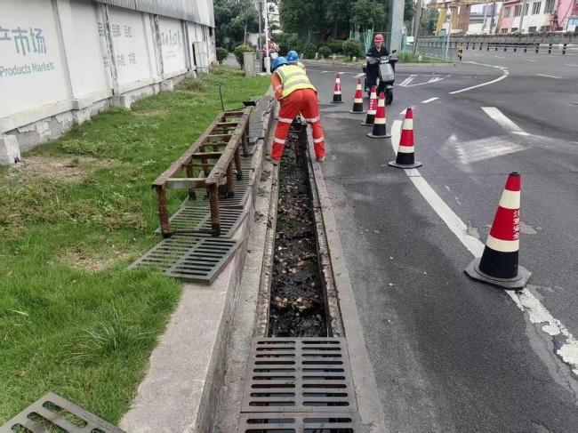 浙江衢州多地严阵以待防御台风巴威 全力以赴守护安全