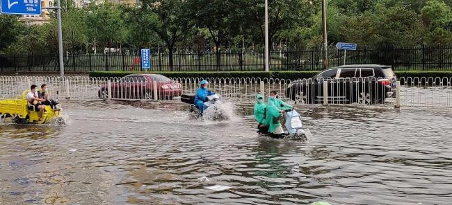 沈阳局部特大暴雨街巷积水成河 城市应急能力面临考验