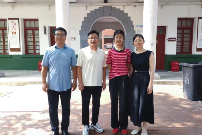 女生694分被清华录取 没报过补习班