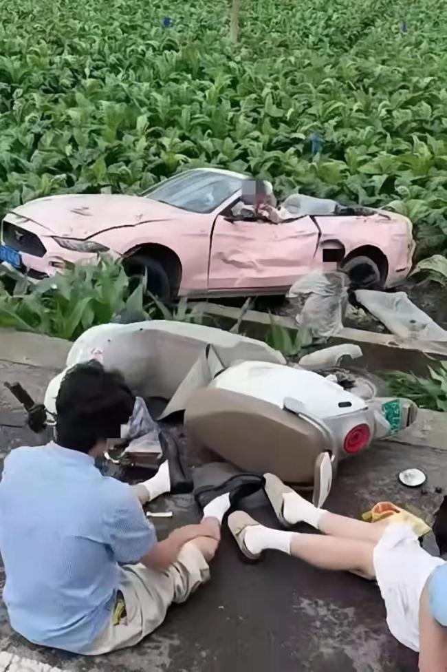 租车行称整车无伤实为重大事故车