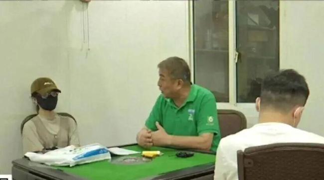 丈夫私生活混乱 妻子怒要给孩子改姓