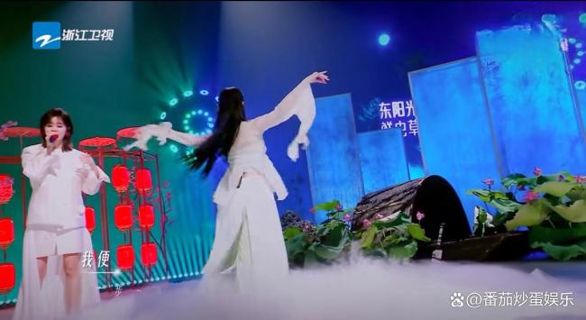 金晨上音综了 古风唱跳首秀激发关切