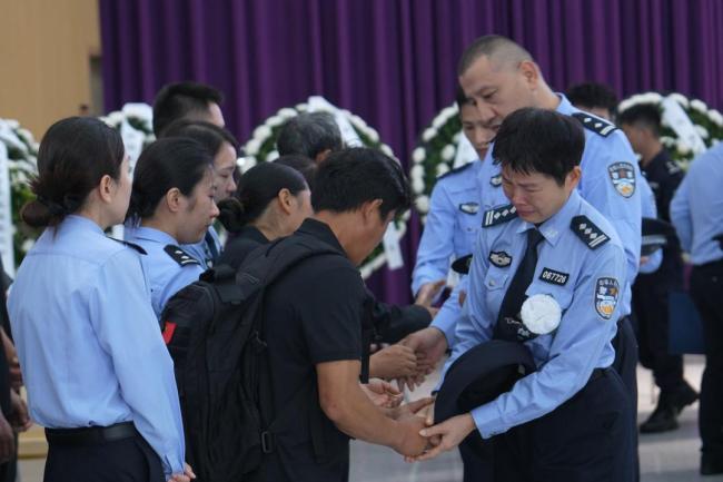 25岁民警吴龙壮烈牺牲 英雄浩气长存