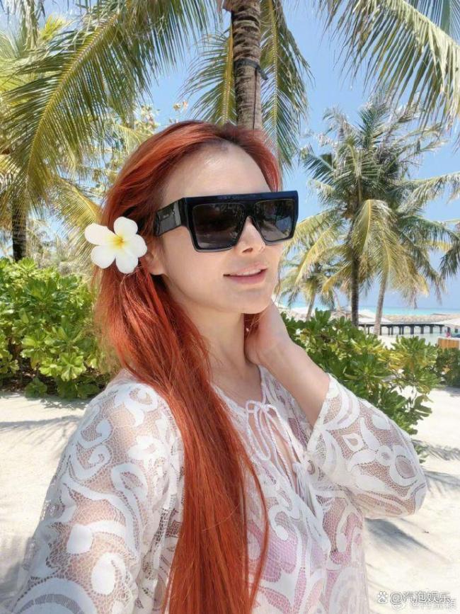 囤鞋还是投资？冉莹颖的上千双高跟鞋，逢迎我方即是最大赢家 女东谈主的承诺无法忖度