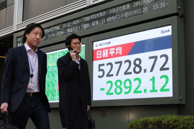 支持率显著下滑 高市执政“亮红灯” 争议政策引民怨