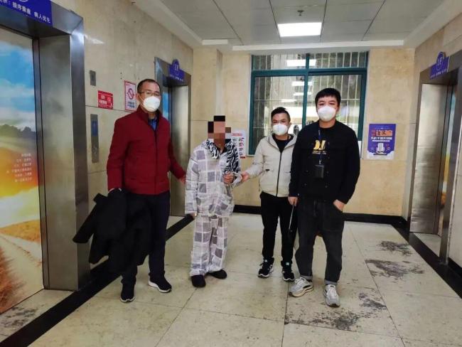 男子被堵截枪杀一主犯潜逃34年落网 正义终得伸张
