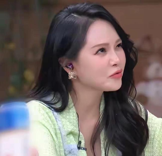 恩利帮伊能静追星孟子义 直率发言引热议