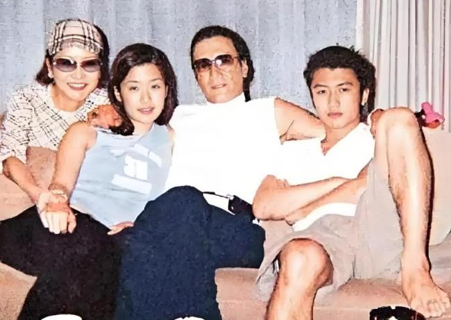 谢贤曾谈自己有个好儿子 希望长寿点 巨星陨落引关注