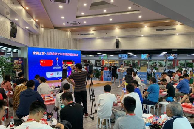 苏醒穿阿根廷球衣支持西班牙 反向推荐引热议