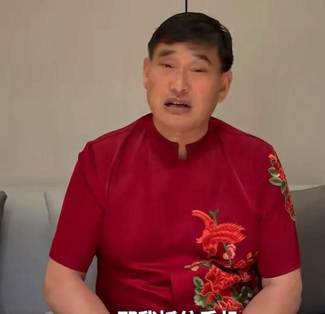 朱之文回应为阻止老婆直播摔手机 村民怂恿引发争执