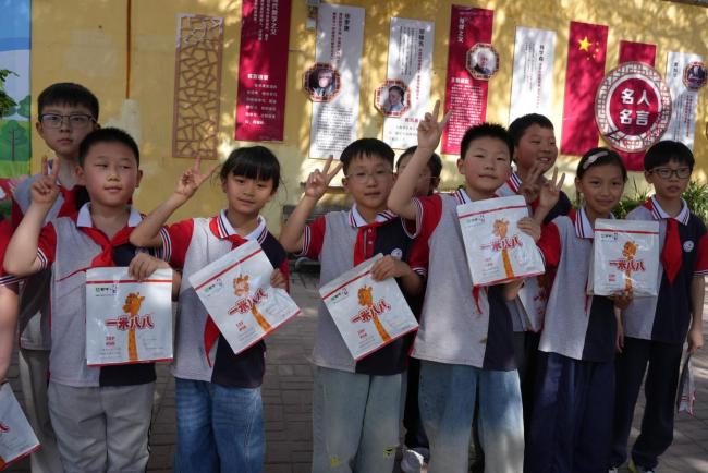 青少年篮球比赛9岁球员1米85 少年强则中国强