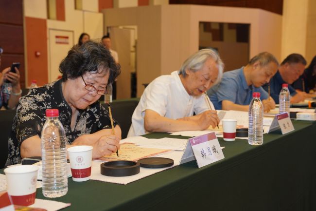 陕师大毛笔手写录取通知书已延续20年 文化传承十九载