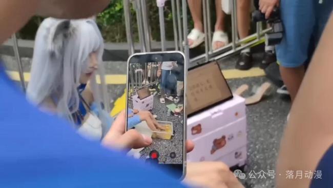 漫展惊现售卖洗脚水摊位后续 猎奇内容引争议