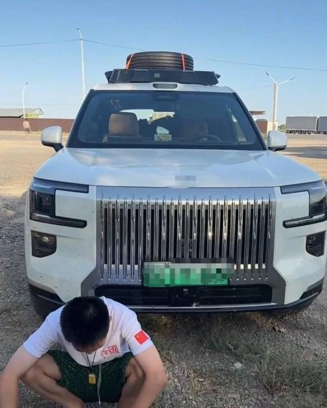 新能源车跨境自驾突遭远程锁车超30小时