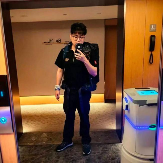 好友回忆与党鑫蕊最后对话泣不成声 无私奉献感动人心