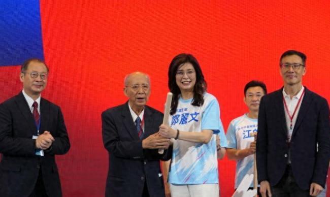 国民党全代会吴伯雄交棒郑丽文