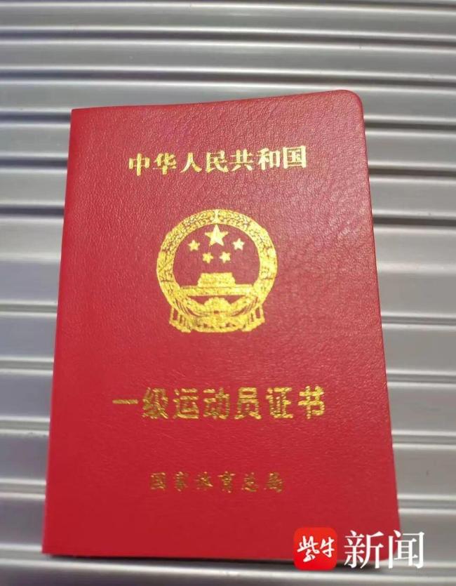 被游客掰断手腕的景区NPC再发声 治疗费用成难题