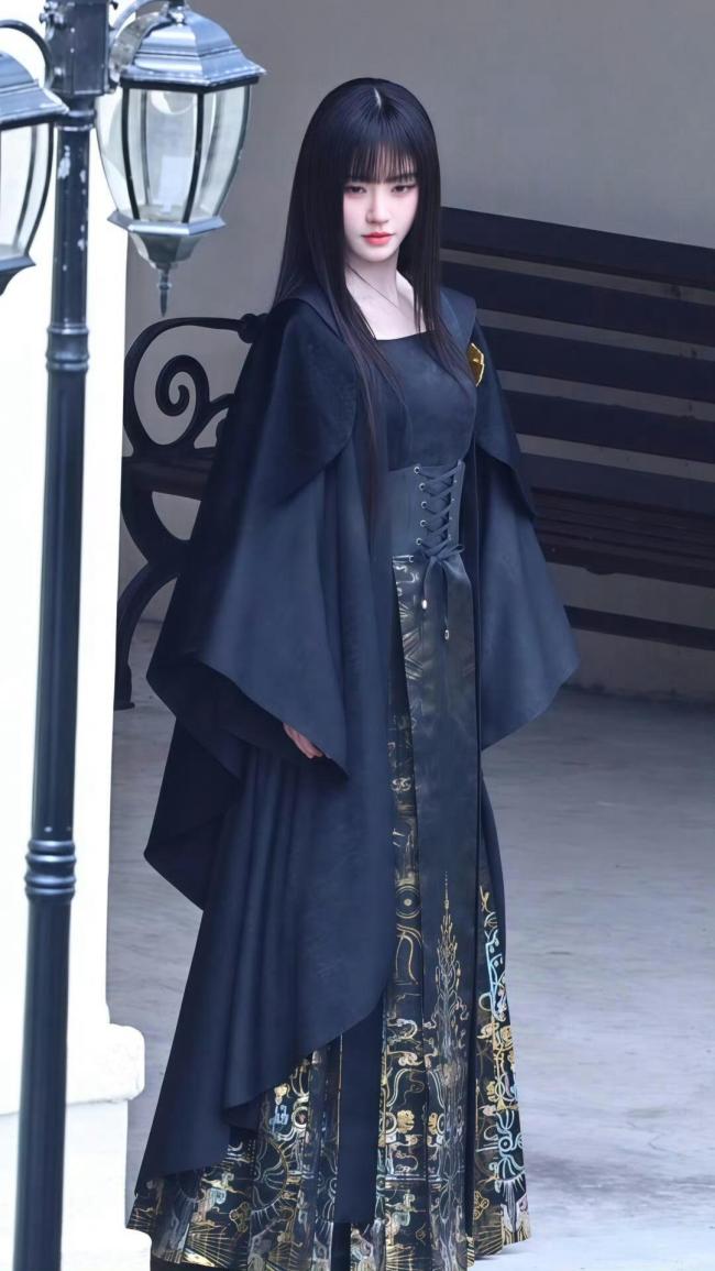 鞠婧祎黑袍马面裙魔女造型 暗黑魔女降临