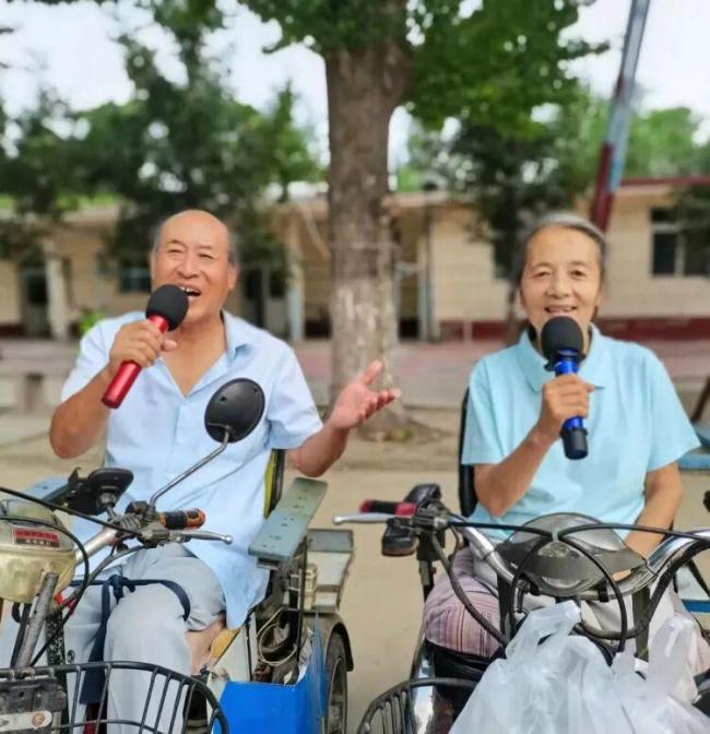 唐山大地震截瘫后结为夫妻 活出生命的色彩