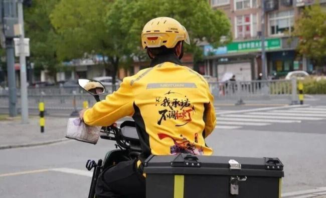 无锡推出外卖专用电摩 破解骑手超速困局