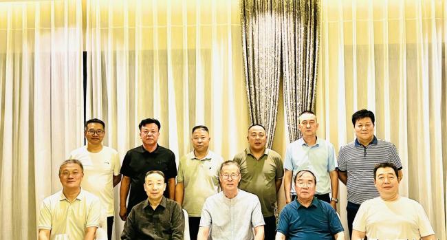 郑州99岁老兵遇上建军99周年 重逢与初心