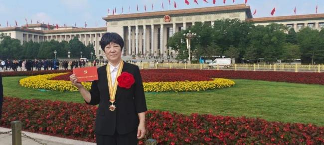 “二姐”的电话号码就是全岛人的120