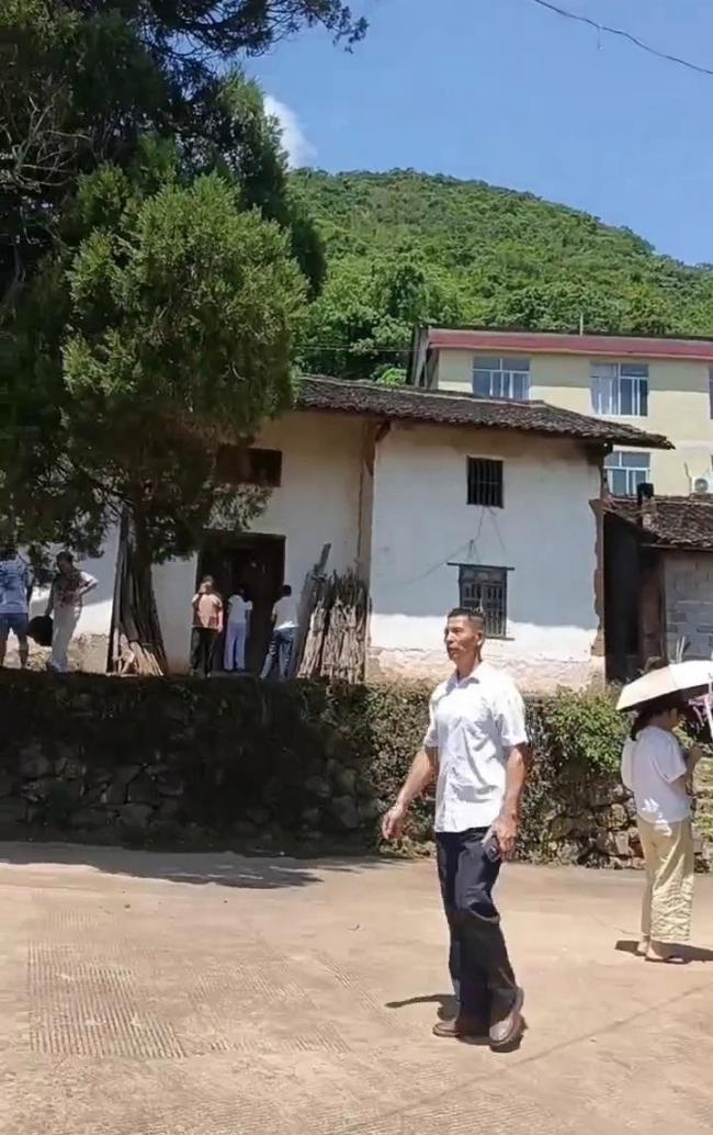 王虹桂林老家每天迎上百游客打卡