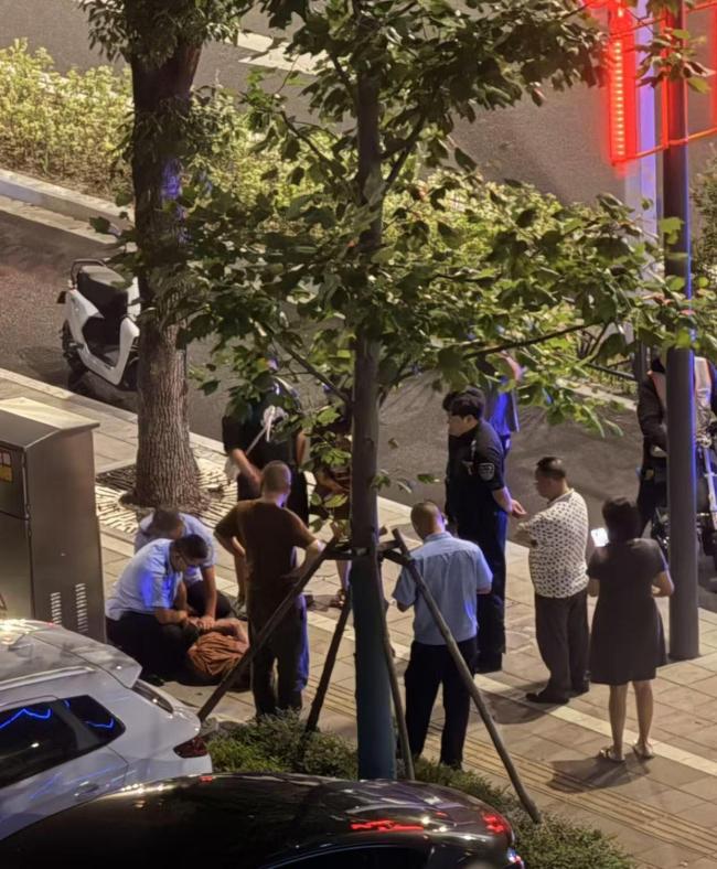 宁波外卖小哥飞车追贼勇斗歹徒获奖 正义之举温暖全网