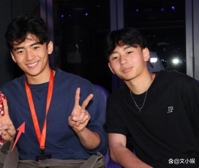 Lucas19岁了 母子深情告白