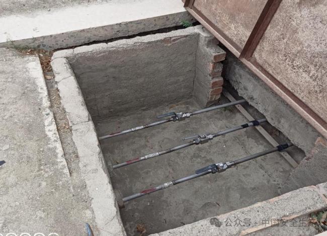 巡查组看到工地临电装置连连摇头,安全生产不能如此“粗糙”