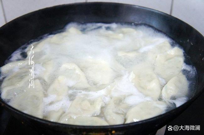立秋吃饺子，记得：2馅不上桌，3馅端上桌，解馋贴秋膘，迎秋接福 迎秋接福接好运