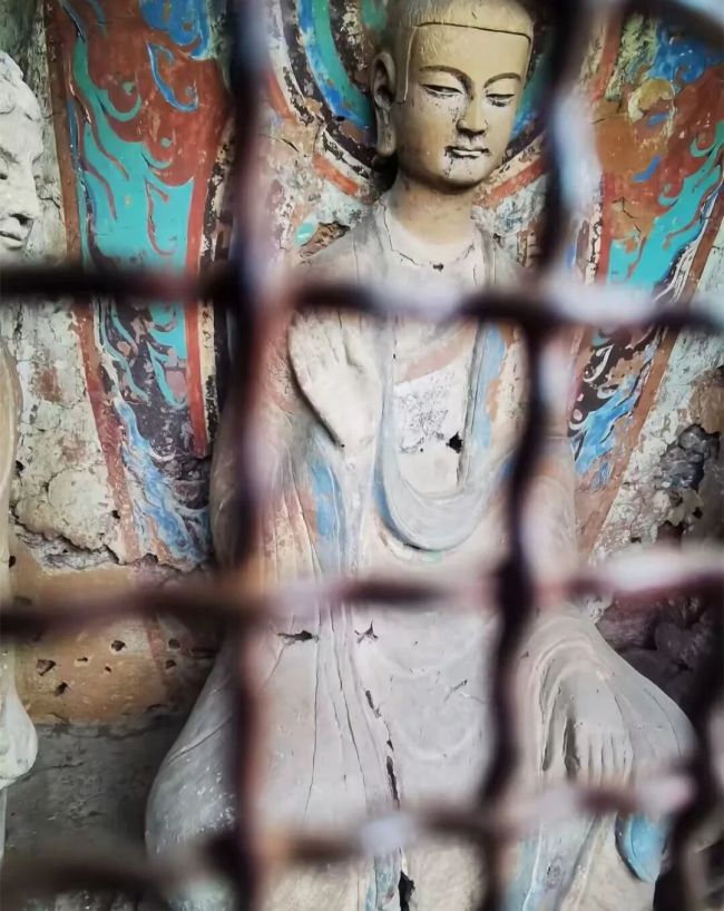 看完所有石窟需2000元？景区回应 特窟费用引争议