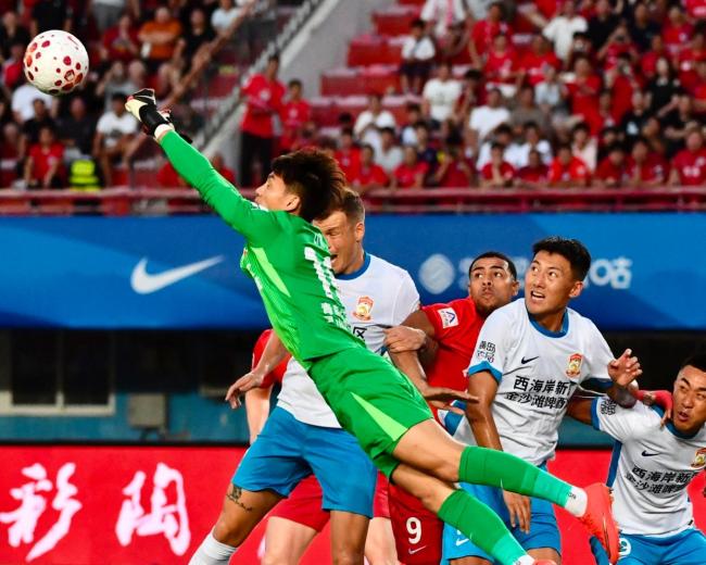 中超:河南0-0闷平青岛西海岸 防守大战难分胜负