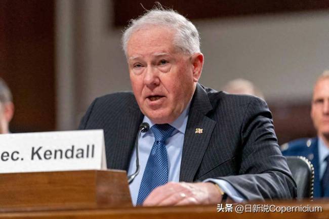 前美国官员：特朗普使美国安全恶化 空军一号安全隐患引发争议