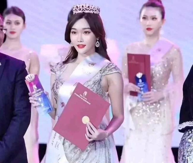 百万网红“雅典娜”已遇害？母亲发声 闺蜜设局陷害