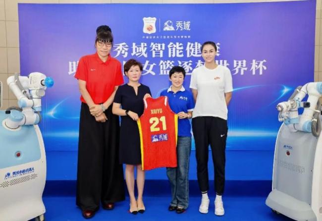 郑海霞：对中国女篮冲击世界杯有信心 新阵容迎接挑战