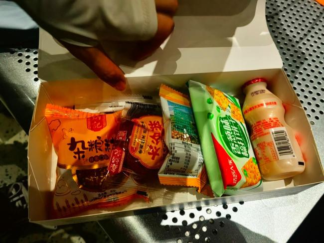 仅差10分钟 白海豚致航班备降运城 旅客经历高空惊魂