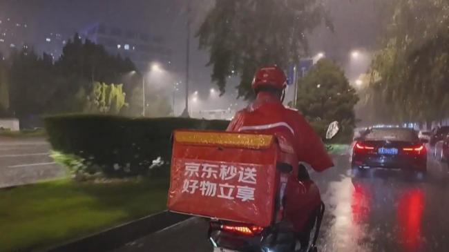 博主称胡锡进AI认知太低 AI替代焦虑引发热议