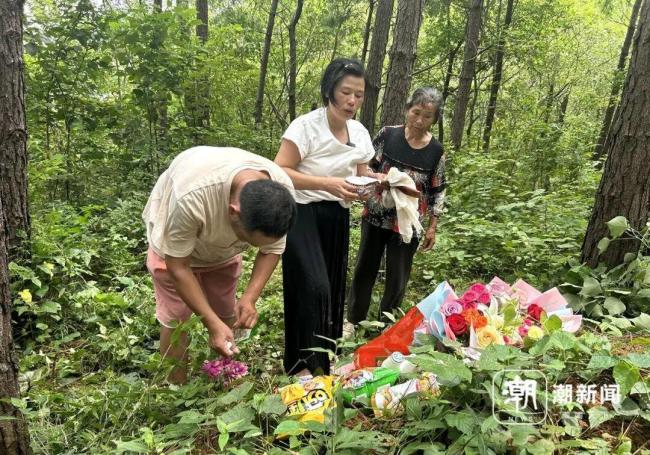 女生遭前男友杀害案二审维持原判 母亲艰难赴墓地告慰女儿