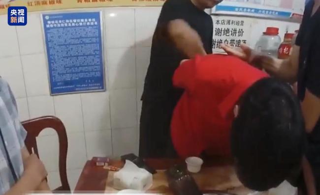 抓！民警吃饭偶遇潜逃25年“网逃” 精准识别完成抓捕