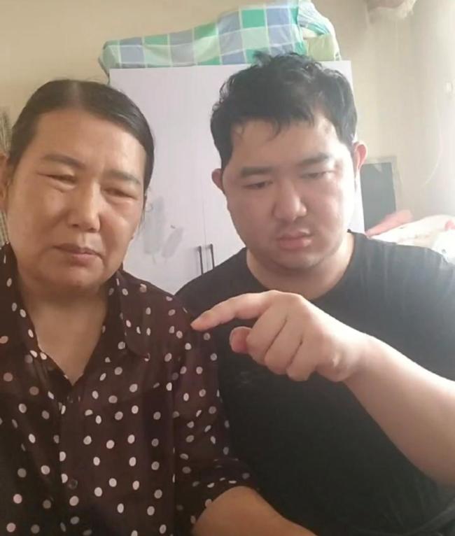 山东一辅警查酒驾颅骨被撞骨折 家庭悲剧引发关注