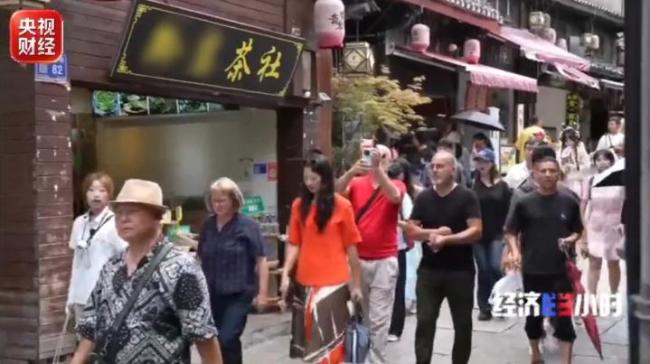 老外为啥爱“中国游” 多元体验引人入胜