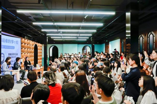 中国读者为何偏爱珍妮特温特森 她用文字触动心灵