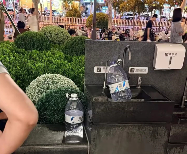 让于东来狠心关店的房东真是恶人吗 共生共赢还是零和博弈?